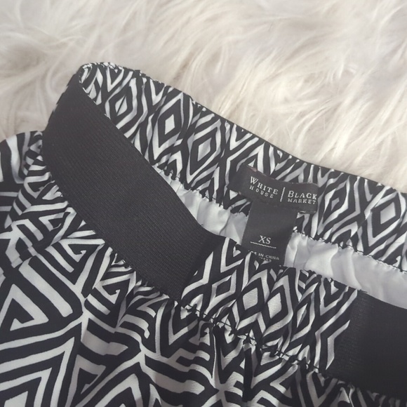White House Black Market graphic Skirt - Picture 3 of 3